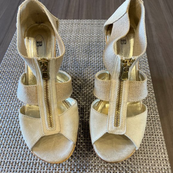 Browns -- like new wedges! - Picture 2 of 5